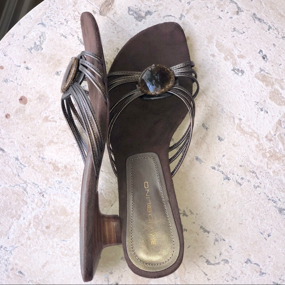 NEW Bandolino Leather Sandals with Embellishment Size 7.5 - Picture 6 of 11